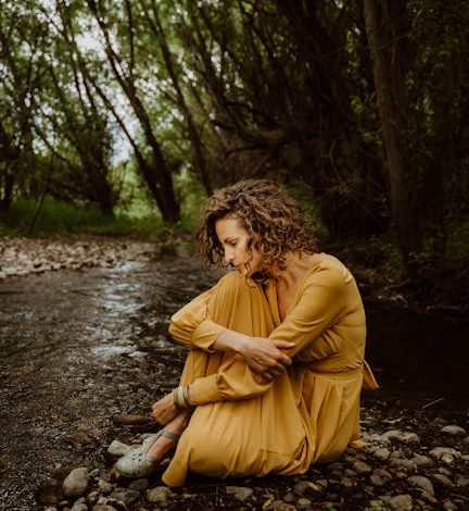 Moyens intelligents pour vérifier quelquun grâce à la recherche dimages inversée